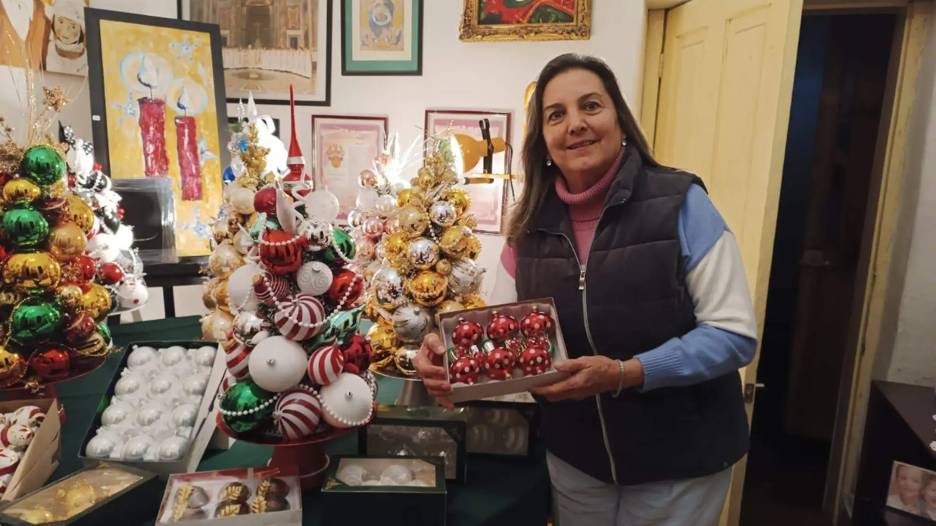 ¡Justo en la nostalgia! Venden tradicionales esferas de vidrio en Durango 